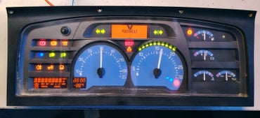 Renault Premium kuorma-auton n&auml;ytt&ouml;elementin vaihto